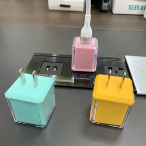 畅销书彩色手机充电器Pd 20w <span class=keywords><strong>Usb</strong></span> C快速充电<span class=keywords><strong>Usb</strong></span>壁式充电器适用于iPhone 15双<span class=keywords><strong>Usb</strong></span>端口手机充电器