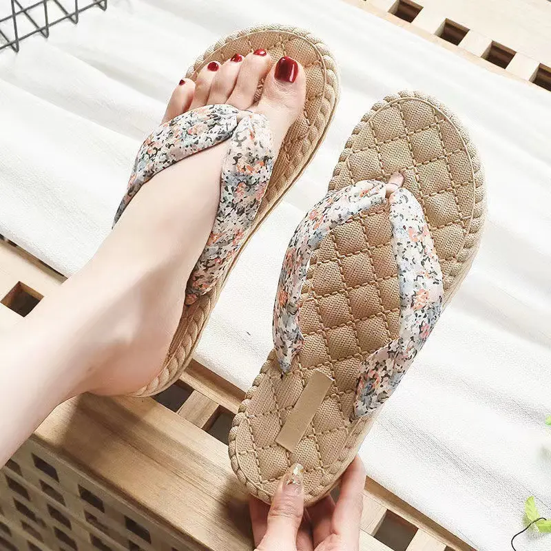 Novedad de verano, chanclas de espuma EVA, parte inferior de goma y plástico, tela floral para niñas y mujeres con sandalias de playa