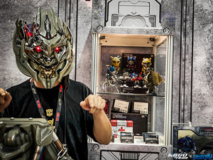 Bán Hot tiếng Anh bằng giọng nói từ xa cảm ứng điều khiển đồ chơi điện tử Megatron Mũ bảo hiểm - Product Image 3