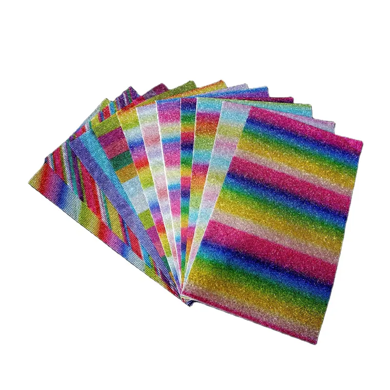 Fornitura del produttore trapano a rete hot melt 24*40CM maglia di strass in tessuto a rete color arcobaleno di cristallo personalizzato