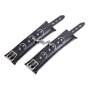 日本BDSM束缚装备红色黑色皮革脚镣可调捆绑束缚女式手铐玩具，适合情侣角色扮演