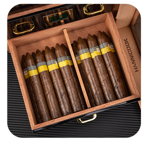 The Premium Cigar <strong>Humidor</strong> Has a Good Shelf Made of Pure Cedar Wood and Maintains Constant Humidity Control of the Cigar - Product Image 5