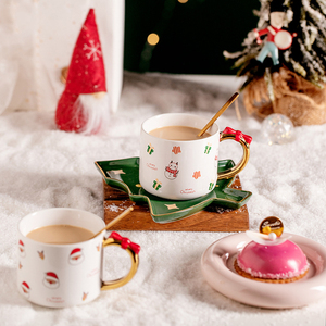 白い新しい爆発的な冬のクリスマスツリーデザインプレートクリエイティブボウハンドルセラミックコーヒーマグカップ蓋スプーン付き - Product Image 5