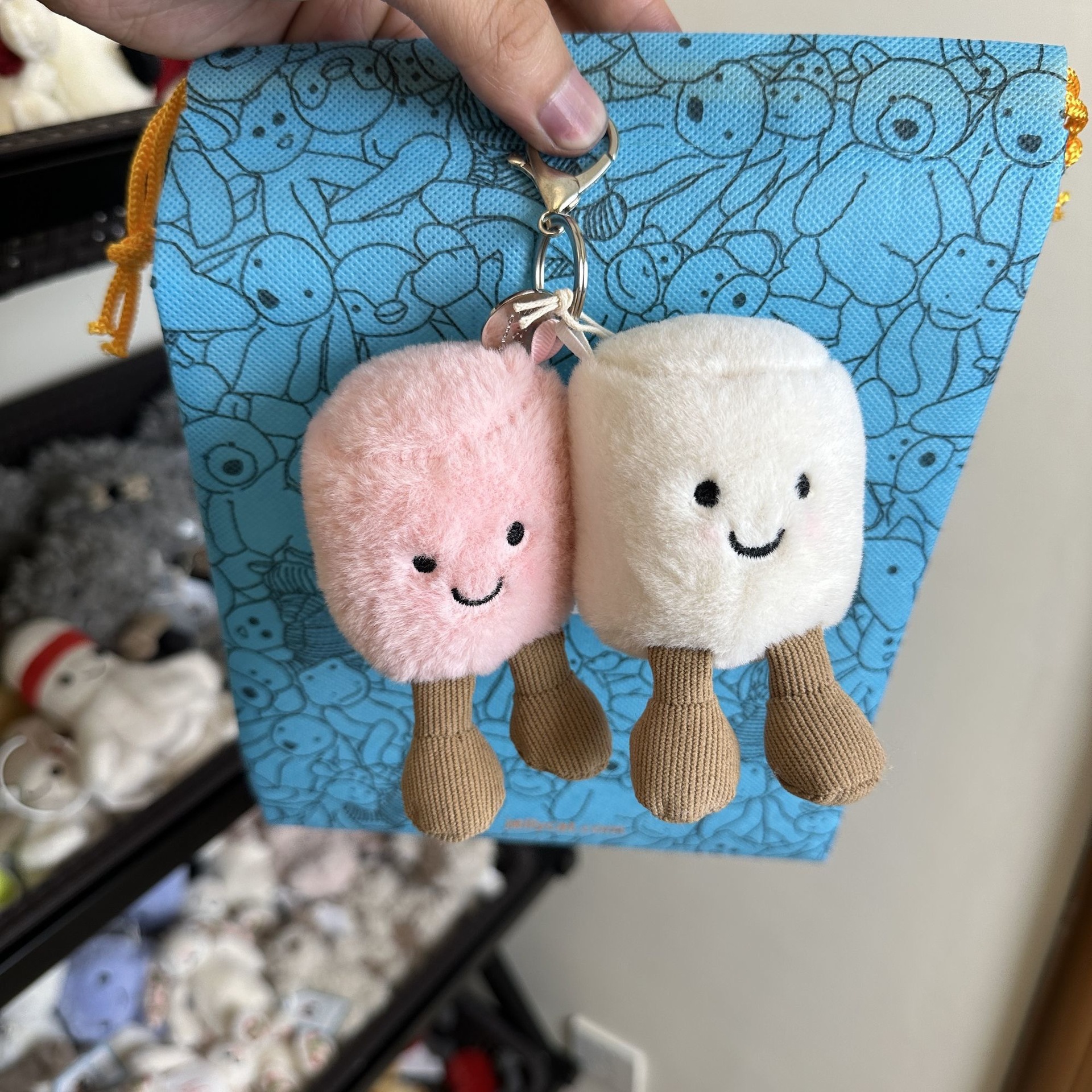 Pendentif barbe à papa - 9-11cm, sac anti-poussière avec étiquette.