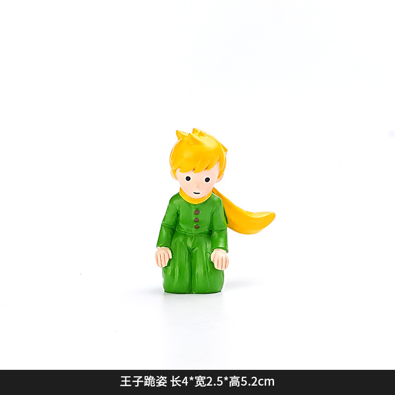 DY2260J Prince Kneeling Preserved Flower Figurine