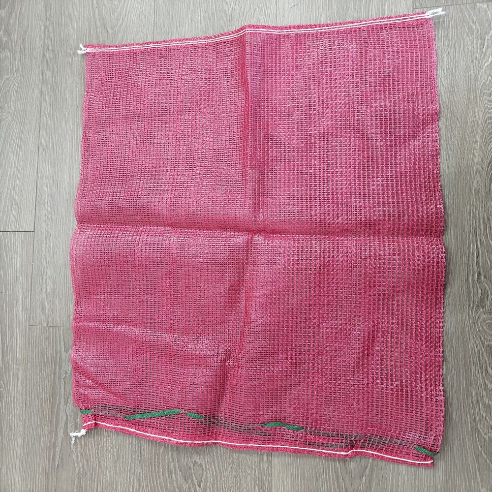 สีม่วงแดง