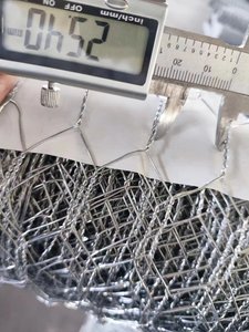 1,5 Zoll Günstige Hühner draht Farm Zaun Draht geflecht Verzinktes PVC-beschichtetes Sechs kant draht netz - Product Image 2