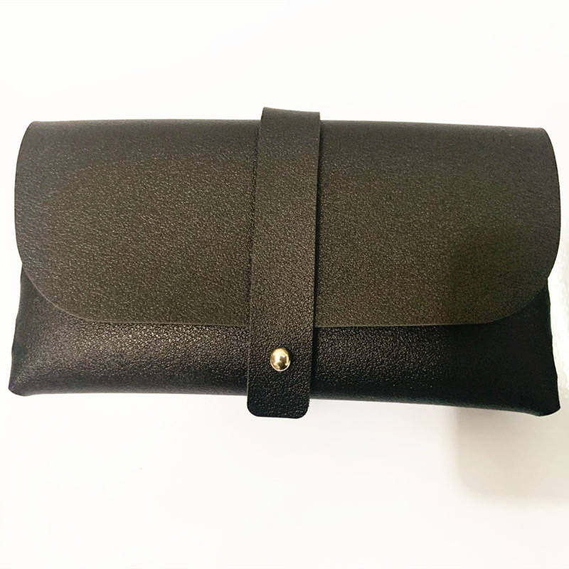 Boîte noire avec sangles