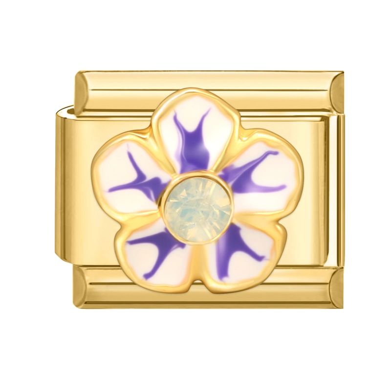 Flor blanca y morada