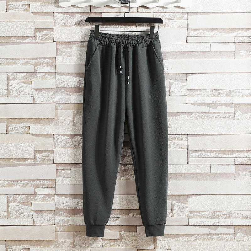 สีเทาเข้ม