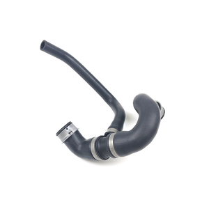 Kaliteli OEM 9065013082 906 <span class=keywords><strong>501</strong></span> <span class=keywords><strong>30</strong></span> 82 motor alt radyatör soğutucu hortum mercedes-benz Sprinter 3.5-T kutusu W906