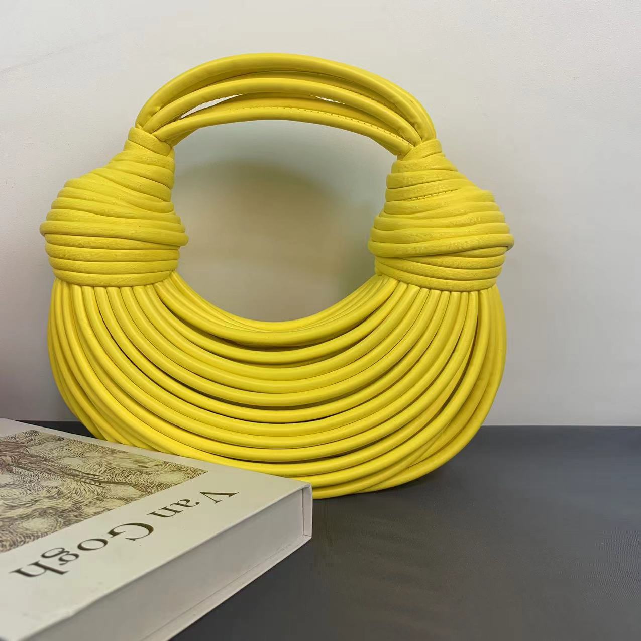 Jaune