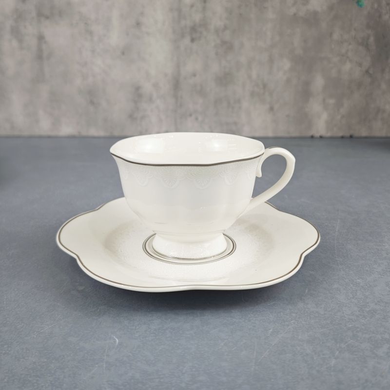 New Bone China Cut Edge Dinner Plate Bowl Cup And Saucer With Golden Rim Ceramic 30pcs Tableware Set 3