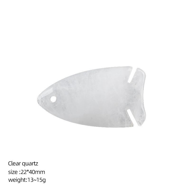 Ciondolo a forma di pesce con testa larga in cristallo bianco.