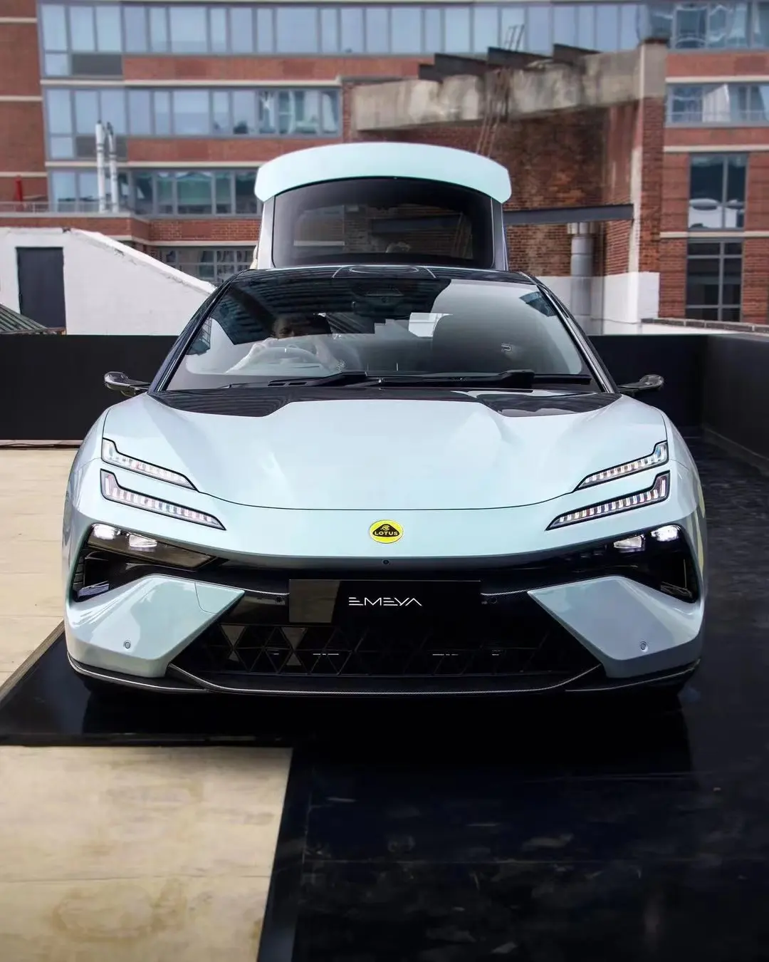 Dépôt 2024 lotus emeya s + r + véhicule électrique sport de luxe suv autonomie de 650km super voiture 4 portes 5 places geely lotus emeya