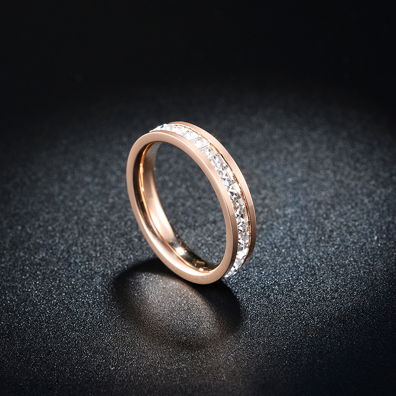 Diamant simple de rangée-or rose