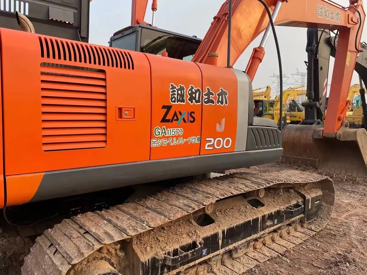 Hitachi 200 Used Excavator Medium Excavator Buy and Sell Construction Machinery Suitable for Highway Construction