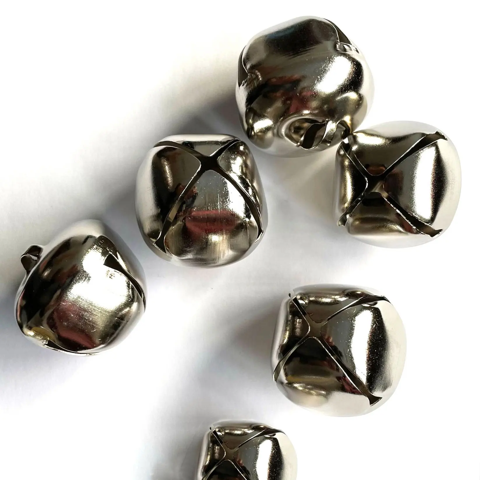 8mm-45mm oro argento natale campane fai da te metallo lucido Jingle campane per feste feste decorazioni gioielli che fanno campanelli per cani