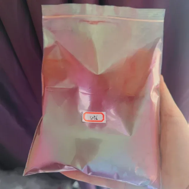 สีขาว