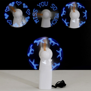 2025 Mini ventilador de batería personalizado con logotipo Led portátil, pantalla de mensaje Led programable, ventilador eléctrico de mano para regalos de promoción - Product Image 5