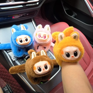 Labubuの新しい輝くぬいぐるみあなたの手首に着用するためのモーションとサウンド機能を備えたスナップリングブレスレット - Product Image 1
