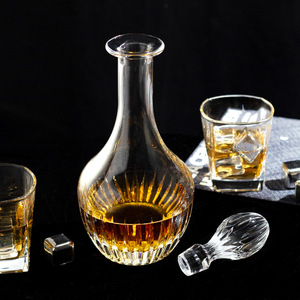 Yaratıcı yeni dikey çizgili desen kırmızı şarap dekantörü fabrika makinesi preslenmiş desenli uzun boyun şarap şişesi - Product Image 2