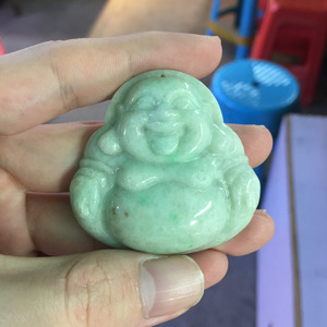 โรงงานธรรมชาติ100% พม่าสีเขียวหยกแจสเปอร์ Jadeite เครื่องประดับทำหยกหัวเราะพระพุทธรูปจี้จีนคลาสสิก
