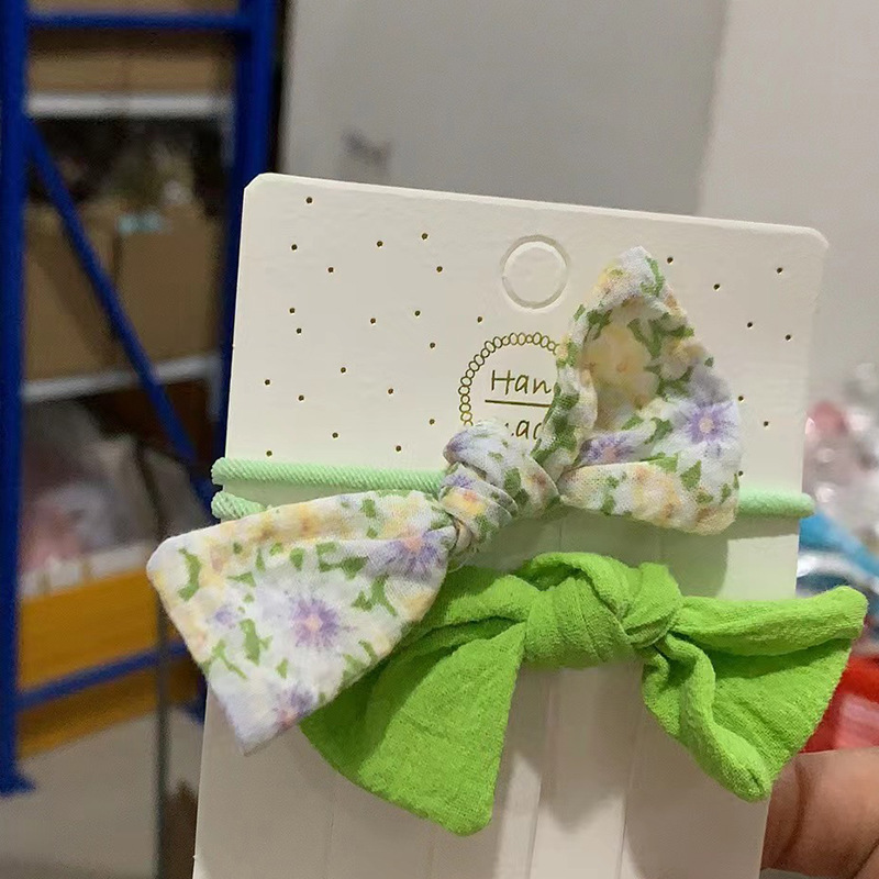 1737L Green Floral Pattern