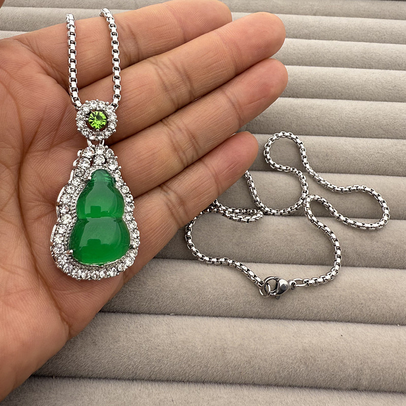 Collar de calcedonia de imitación de diamante verde - Calabaza pequeña