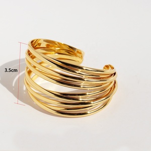 Líneas multicapa exageradas, pulsera cruzada abierta ancha, patrón de onda femenina, joyería de muñeca personalizada - Product Image 5