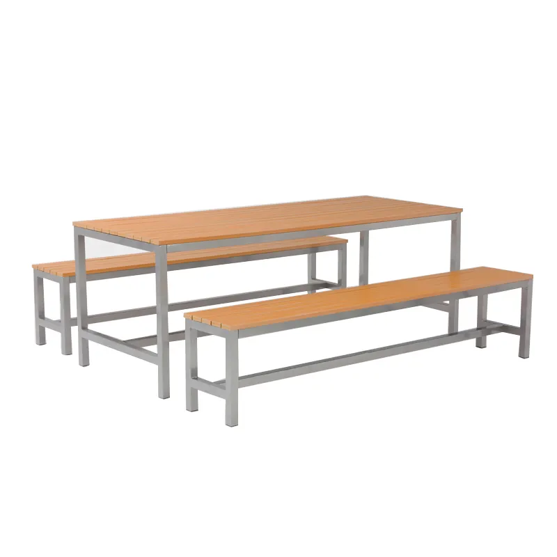 Set da tavolo in legno di plastica WPC per esterni personalizzato Set di sedie da tavolo e panche in metallo per esterni