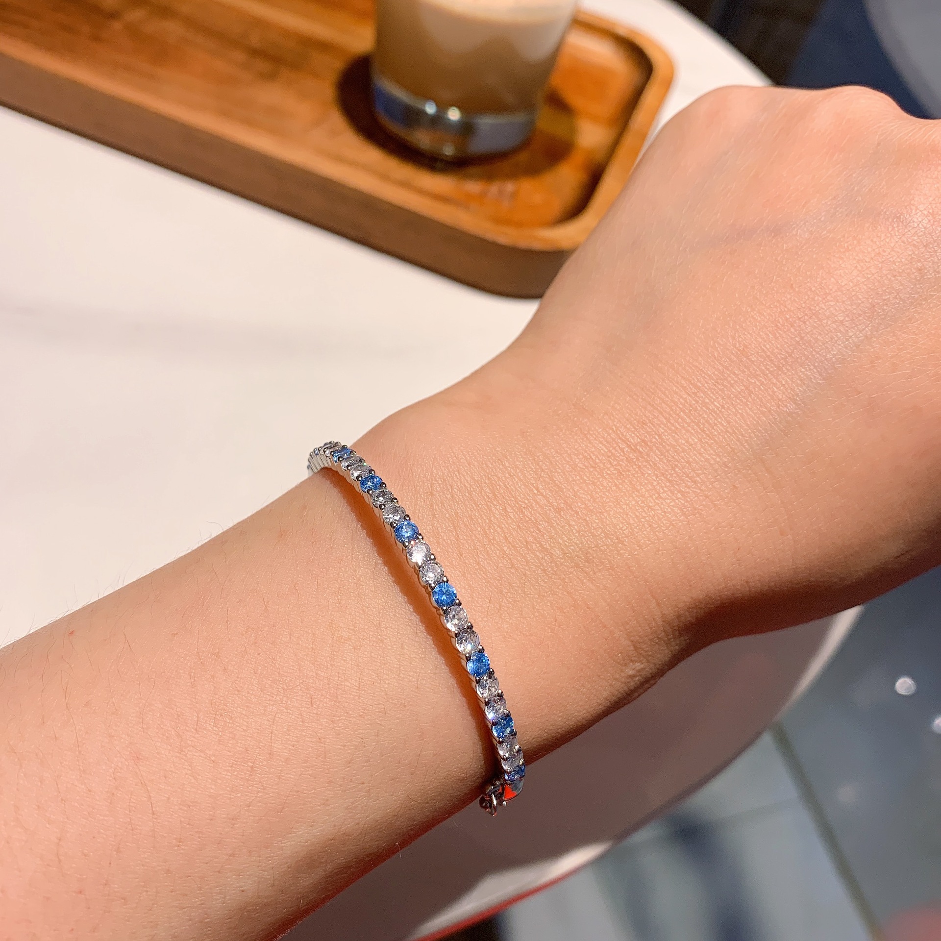 Topaz blue ring, 17 centimeters in diameter