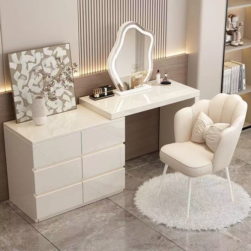 80 tables, 80 drawers, cloud mirror, petal chairs