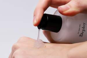 Distribuire l'essenza 48% della pelle del fiore della camelia con l'adenosina della Niacinamide per la schiaritura rassodante dell'idratazione Non appiccicosa dell'essenza leggera - Product Image 3