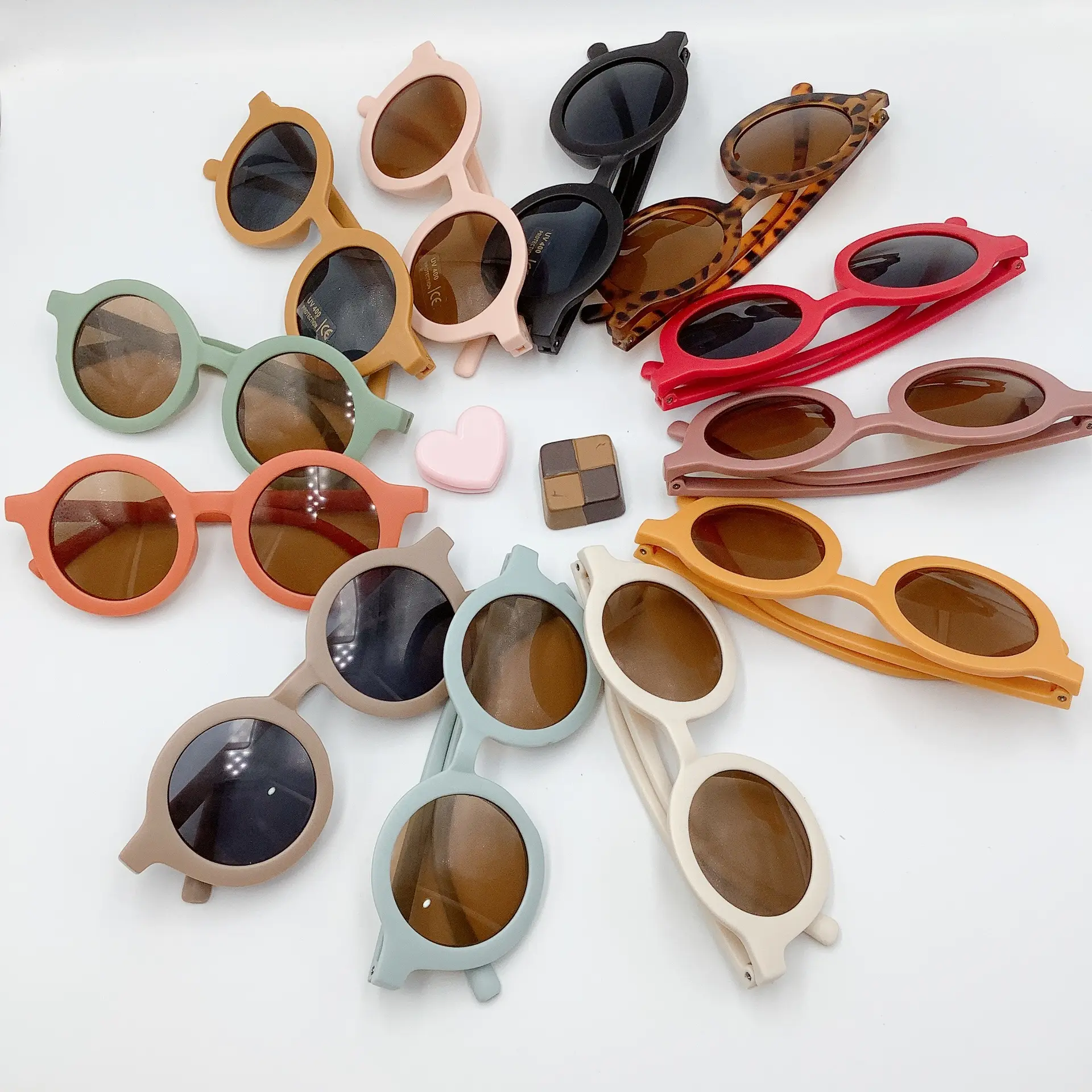 نظارات شمس عصرية للأطفال بثمن زهيد ومُخصصة للبيع بالجملة وبثمن زهيد لعام 2023 نظارات شمس مستديرة بألوان زاهية