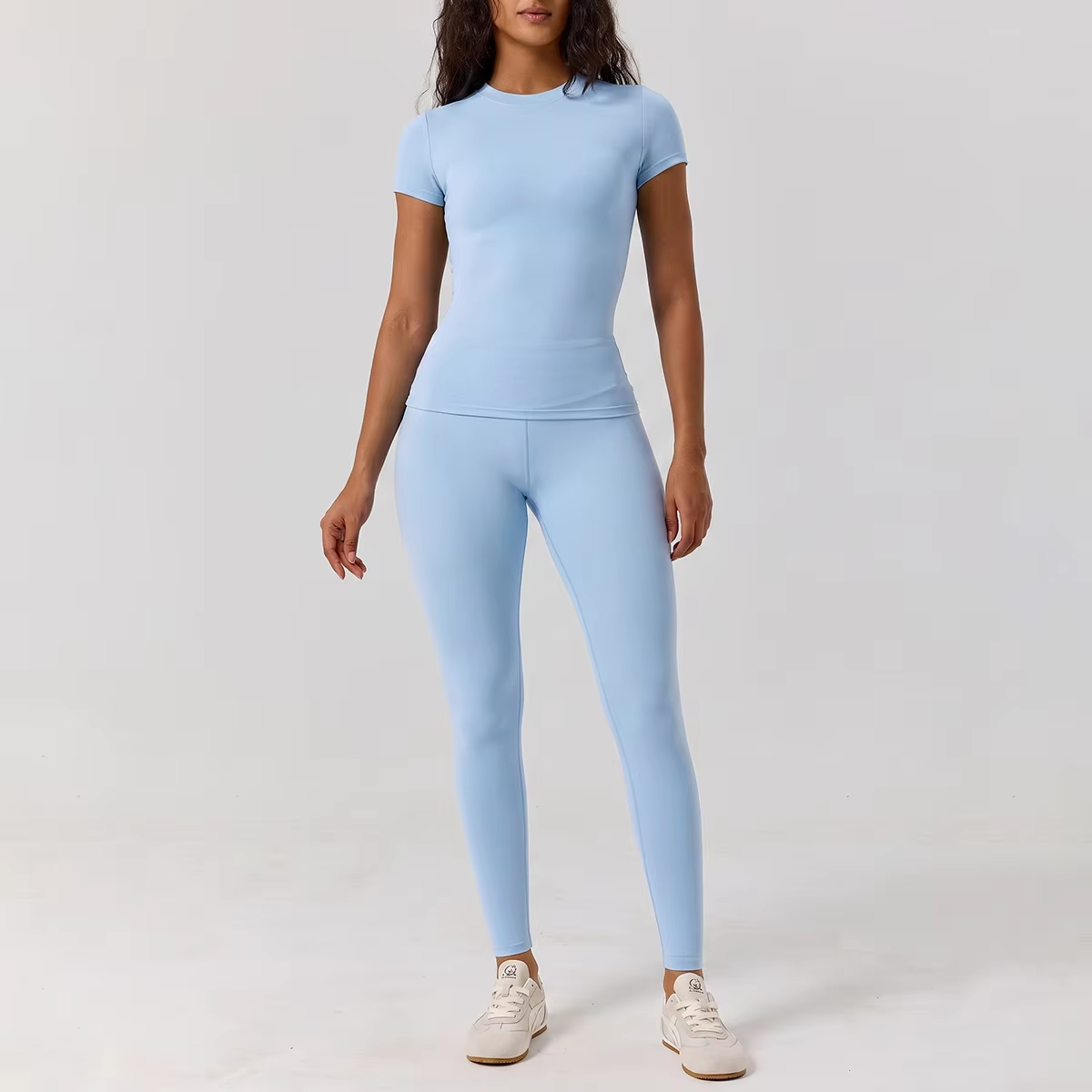 Pantalon bleu ciel à manches courtes
