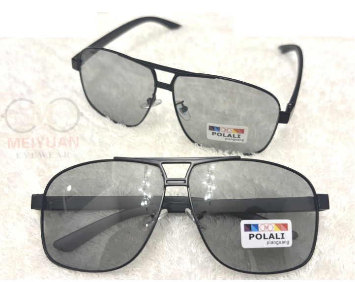 Lentes grises con montura negra
