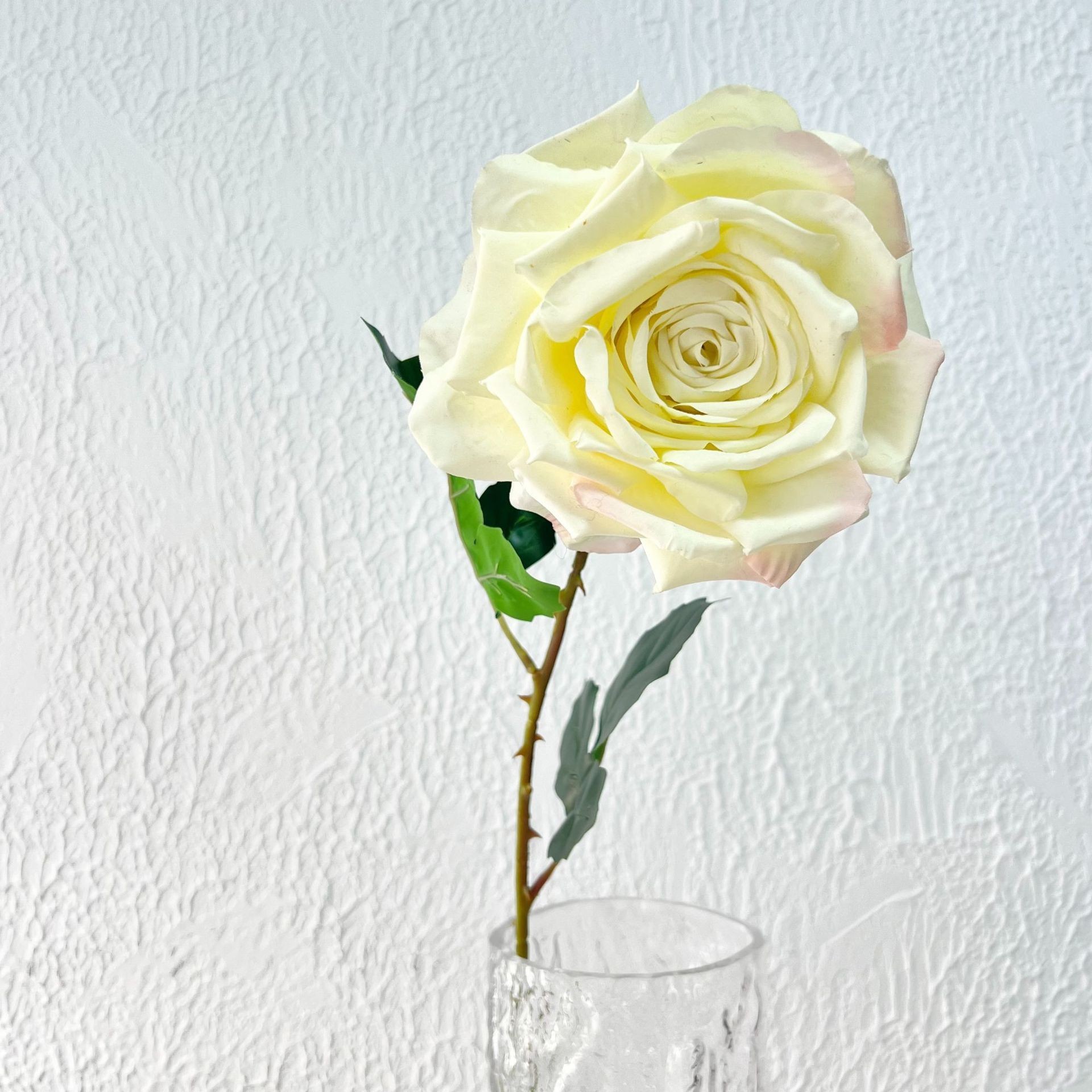 Grande rose rétro blanc lait