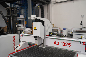 Enrutador CNC de 3 ejes equipado con sistema profesional DSP B11 1325, máquina enrutadora de madera CNC, máquina de carpintería - Product Image 4
