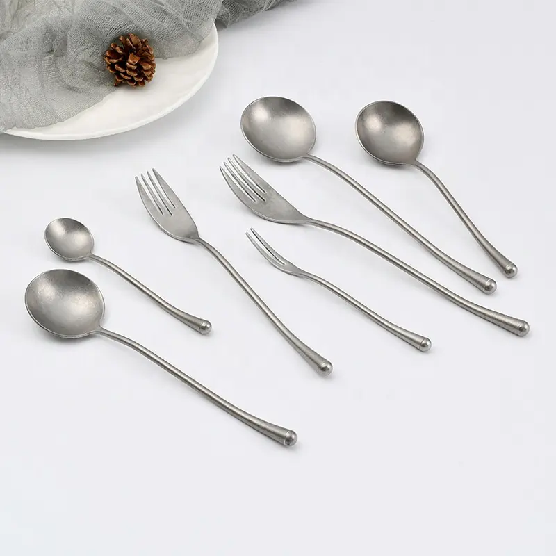 Yüksek kalite retro rustik japon kore 18/8 304 gümüş paslanmaz çelik çatal bıçak kaşık seti gümüş sofra takımı restoran için