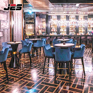 J2S <span class=keywords><strong>Bar</strong></span> Furniture Commerciële fluwelen barkruk met metalen voetsteun voor luxe lounge- en nachtclubprojecten - Product Image 4