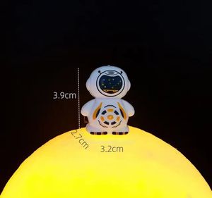 車のおもちゃプラスチックカプセルおもちゃを引き戻すミニおもちゃ宇宙飛行士