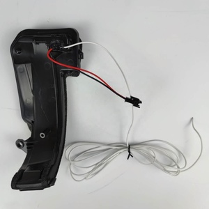 适用于丰田Hilux fortoker Innova 2016 2017 2018 2019 LED动态转向信号百叶窗侧后视镜指示灯 - Product Image 5