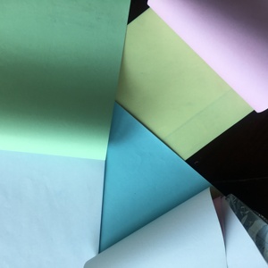 Yüksek kaliteli NCR karbonsuz kopra kağidi rulo fabrika paketlenmiş ambalaj ve baskı ürünü NCR kağıt - Product Image 1