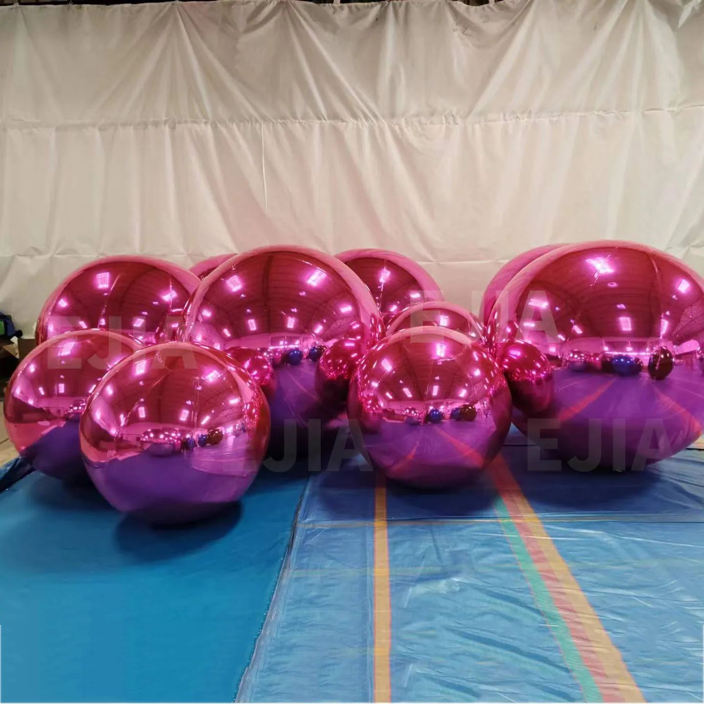 Esfera de espelho inflável para discoteca, esfera de espelho gigante com iluminação LED redonda, ideal para uso em 2024, ideal para uso em bolsas de salão