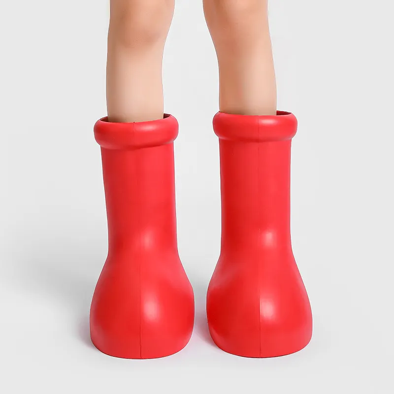 Dropshipping Bottes de pluie à fond épais avec logo personnalisé Chaussures pour femmes Chaussures unisexes à enfiler Semelle en caoutchouc pour hommes Bottes rouges mignonnes