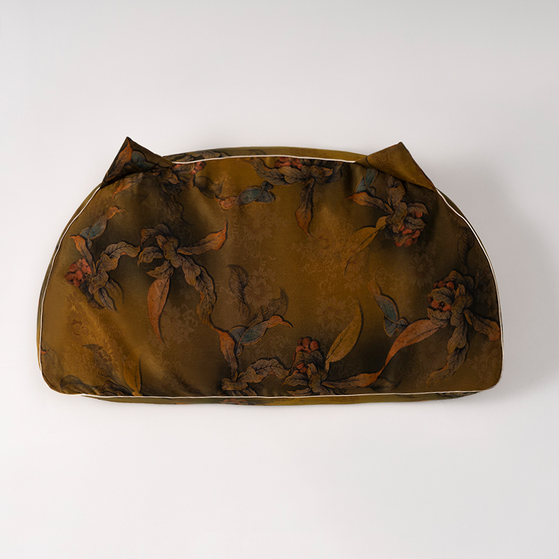 Amber Lotus Autumn Xiangyunsilk Pillow (Cat Ear)