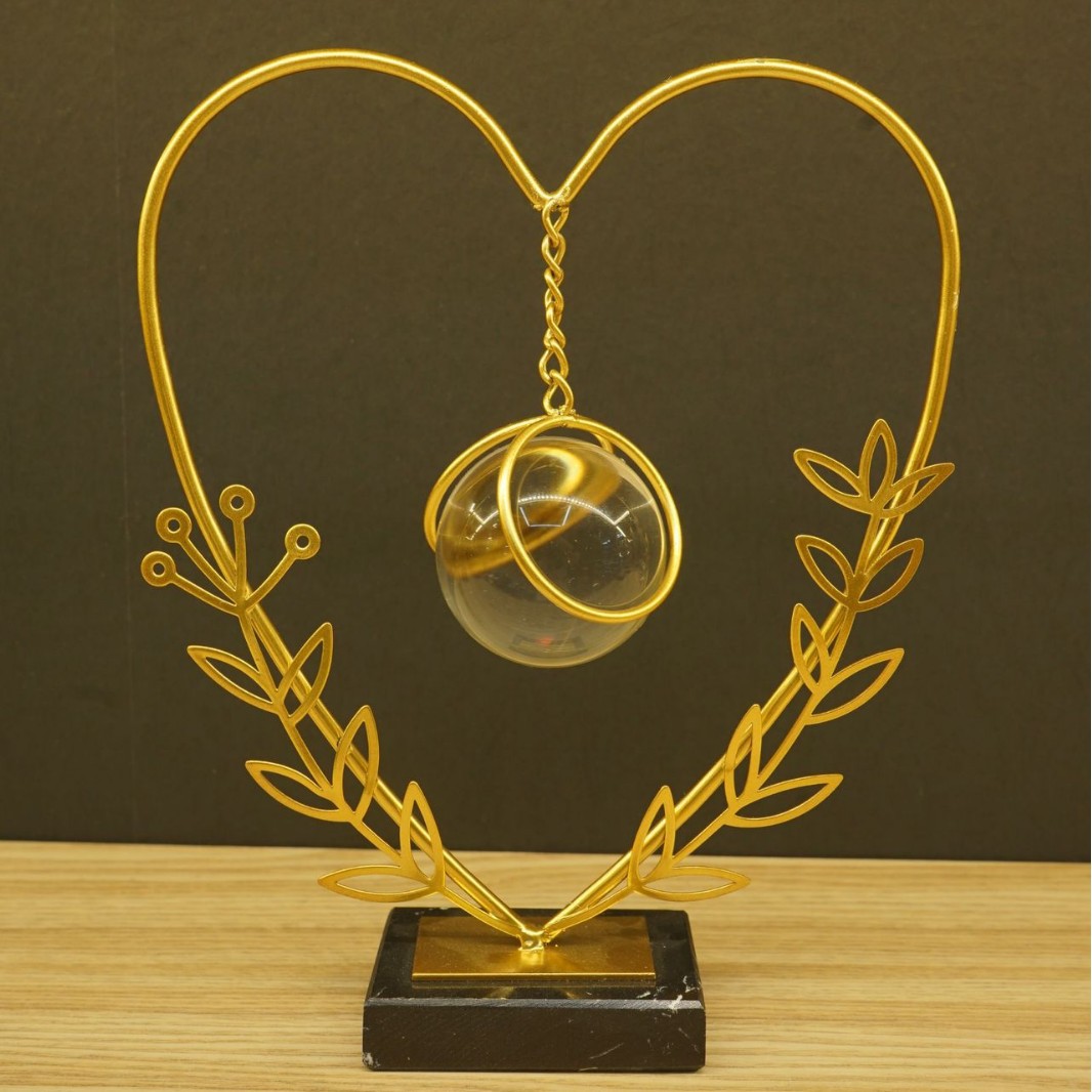 Love hanging ball ornaments