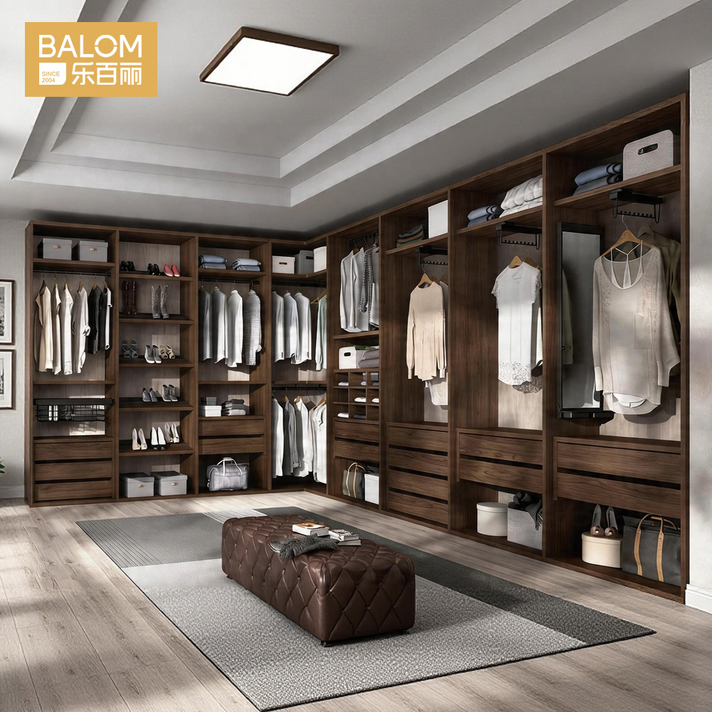 L-shape Open walk in closet