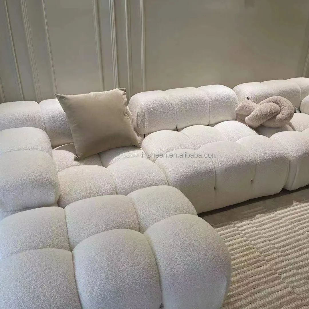 Il salotto di lussuoso e confortevole divano ricreativo